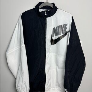 Nike Women’s Baggy Fit Retro Two-Tone Windbreaker
